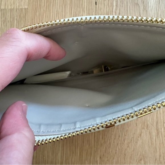 Kate Spade Flamingo Dot Gold Pouch - Picture 5 of 6